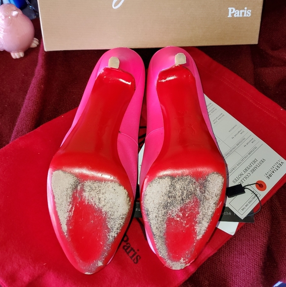 Christian Louboutin - Picture 3 of 4